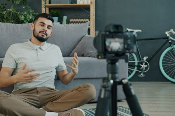 Storytelling Tips That Keep Viewers Watching to the End